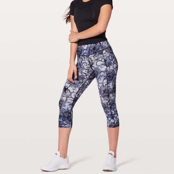 Lululemon Fast & Free Crop Leggings 6 - Picture 1 of 12
